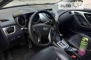 Седан Hyundai Elantra 2012 в Кривом Роге