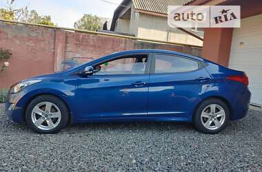 Седан Hyundai Elantra 2013 в Хусте