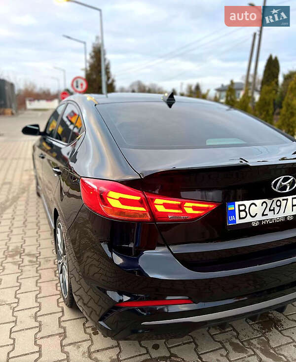 Седан Hyundai Elantra 2017 в Киеве