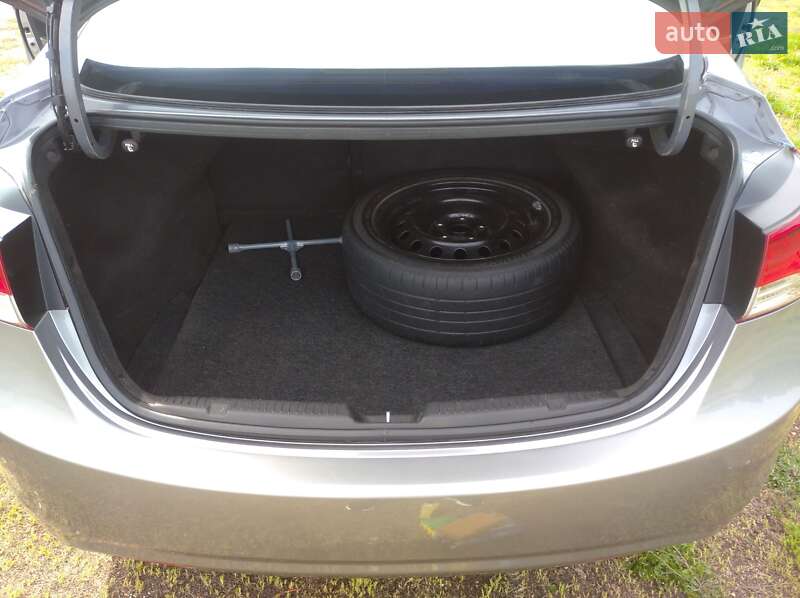 Седан Hyundai Elantra 2011 в Ямполі