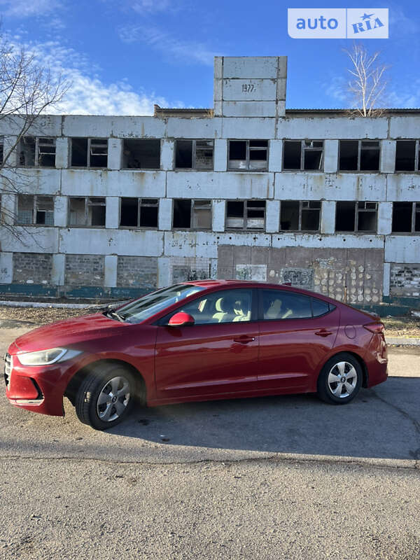Седан Hyundai Elantra 2016 в Киеве