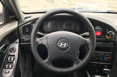 Седан Hyundai Elantra 2004 в Харькове