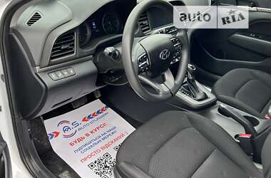 Седан Hyundai Elantra 2019 в Кривом Роге