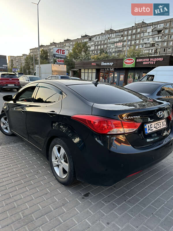 Седан Hyundai Elantra 2014 в Днепре