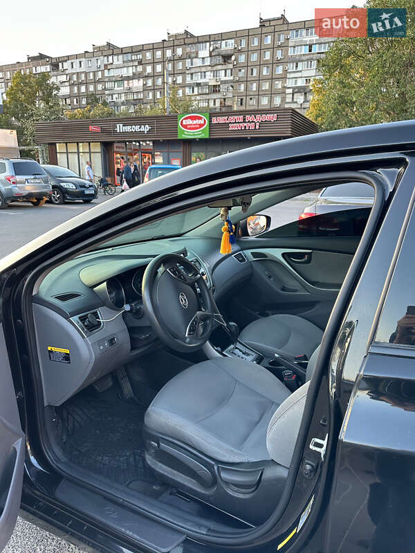 Седан Hyundai Elantra 2014 в Днепре
