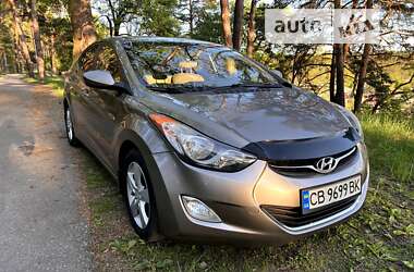 Седан Hyundai Elantra 2013 в Чернігові