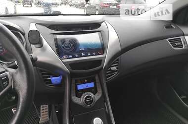 Седан Hyundai Elantra 2013 в Прилуках