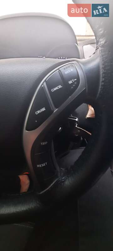 Седан Hyundai Elantra 2013 в Черновцах
