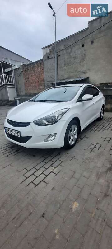 Седан Hyundai Elantra 2013 в Черновцах