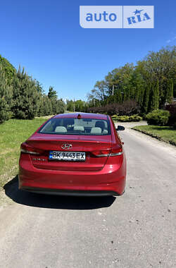 Седан Hyundai Elantra 2016 в Ровно