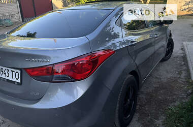 Седан Hyundai Elantra 2012 в Кривом Роге