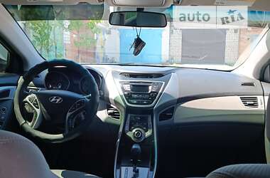 Седан Hyundai Elantra 2013 в Павлограді