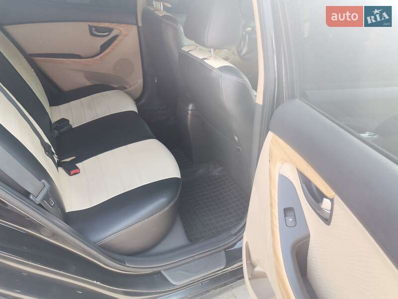 Седан Hyundai Elantra 2012 в Львові фото 3 Седан Hyundai Elantra 2012 в Львові