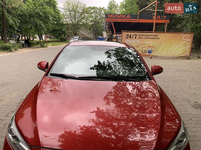 Седан Hyundai Elantra 2017 в Одессе
