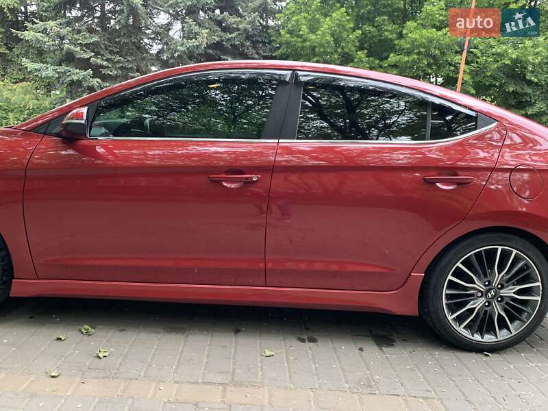 Седан Hyundai Elantra 2017 в Одессе