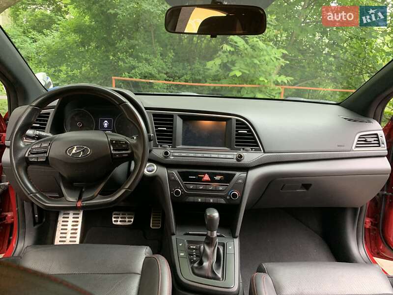 Седан Hyundai Elantra 2017 в Одессе