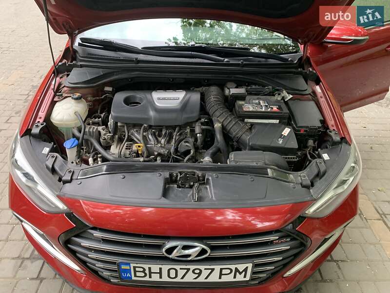 Седан Hyundai Elantra 2017 в Одессе