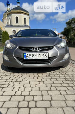 Седан Hyundai Elantra 2011 в Болехове