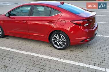Седан Hyundai Elantra 2018 в 