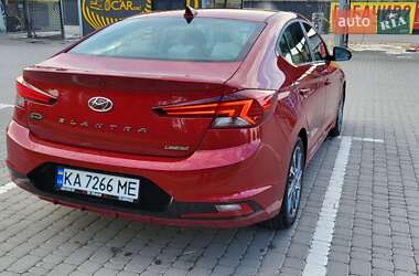 Седан Hyundai Elantra 2018 в 