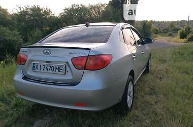 Седан Hyundai Elantra 2008 в Киеве