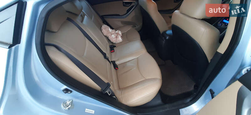 Седан Hyundai Elantra 2012 в Вороновиці