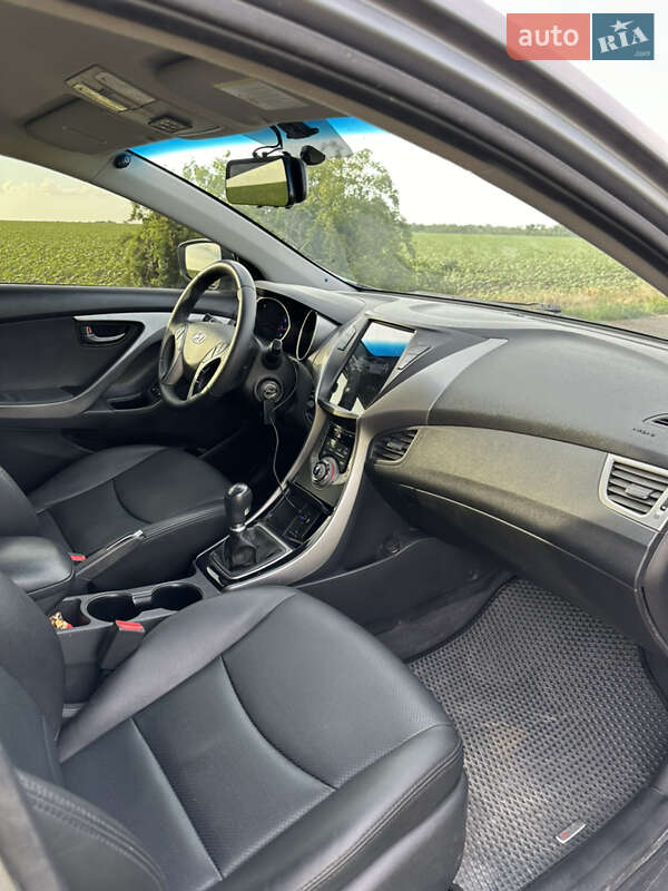 Седан Hyundai Elantra 2013 в Одессе
