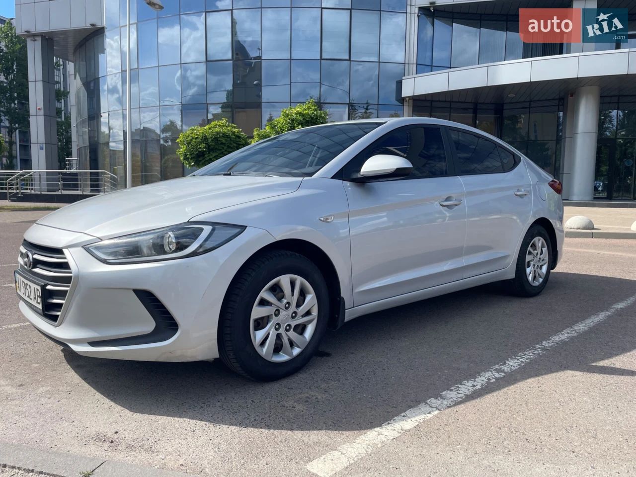 2017 Hyundai Elantra - мініатюра 16
