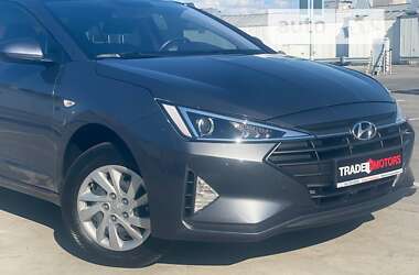 Седан Hyundai Elantra 2019 в Киеве