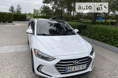 Седан Hyundai Elantra 2017 в Дніпрі