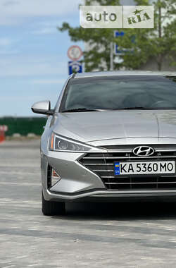 Седан Hyundai Elantra 2020 в Киеве