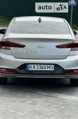 Седан Hyundai Elantra 2020 в Киеве