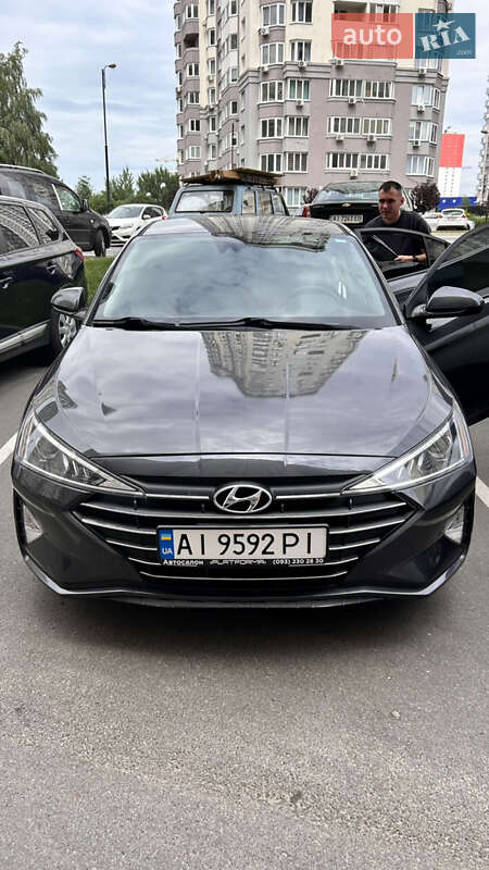 Hyundai Elantra 2019