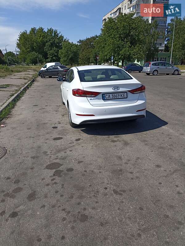 Седан Hyundai Elantra 2017 в Черкассах
