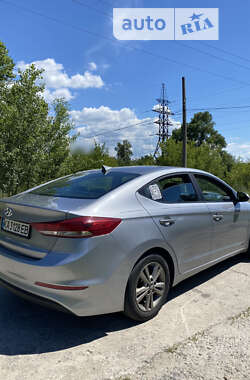 Седан Hyundai Elantra 2017 в Києві