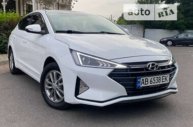 Седан Hyundai Elantra 2019 в Виннице