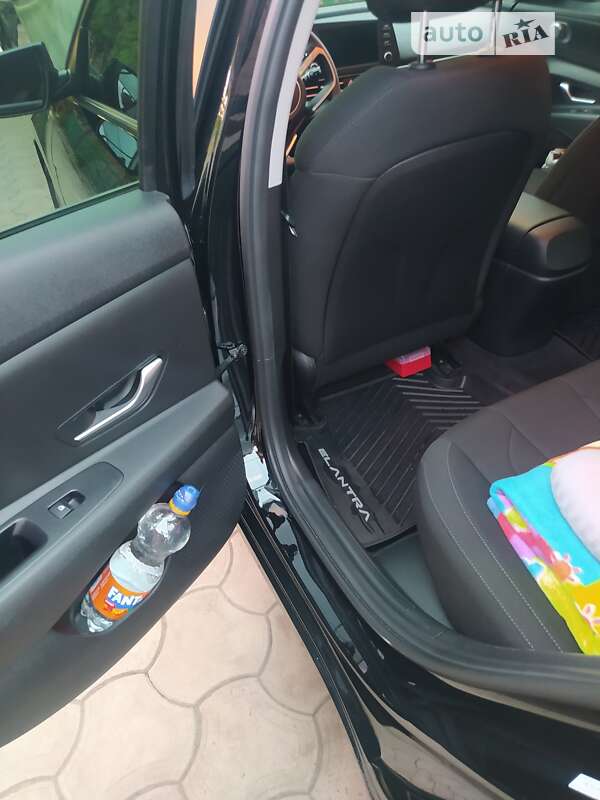 Седан Hyundai Elantra 2021 в Кривом Роге