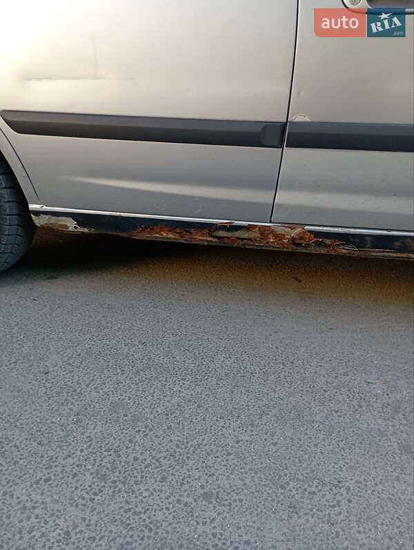 Седан Hyundai Elantra 2003 в Кременчуге