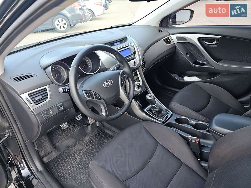 Седан Hyundai Elantra 2012 в Черкассах