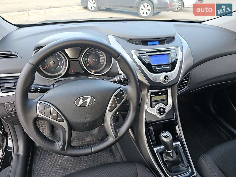 Седан Hyundai Elantra 2012 в Черкассах