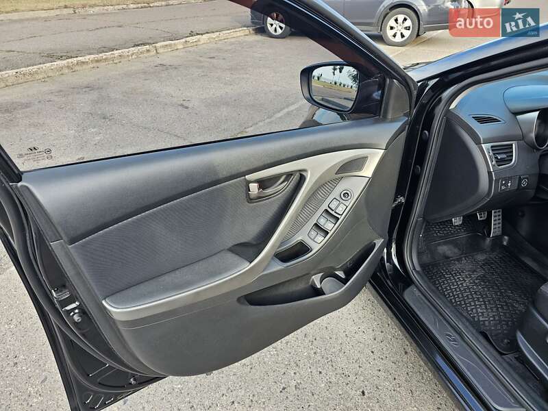 Седан Hyundai Elantra 2012 в Черкассах