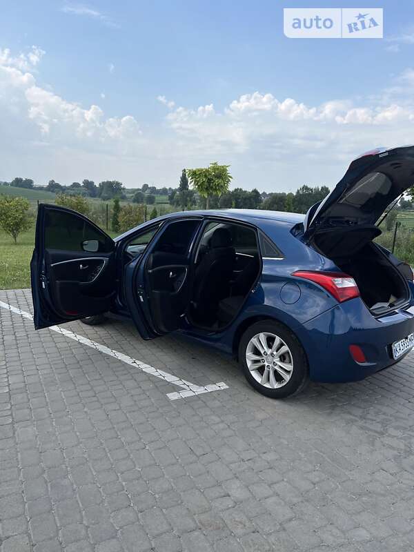 Хэтчбек Hyundai Elantra 2014 в Шепетовке