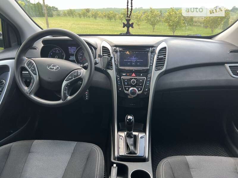 Хэтчбек Hyundai Elantra 2014 в Шепетовке