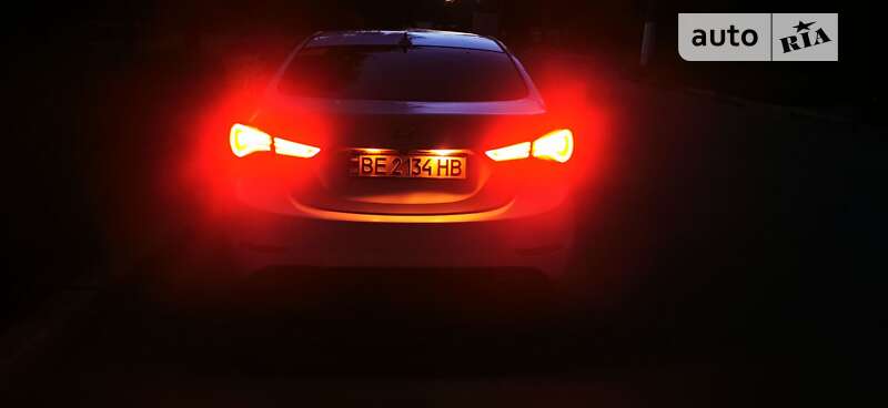 Седан Hyundai Elantra 2014 в Николаеве