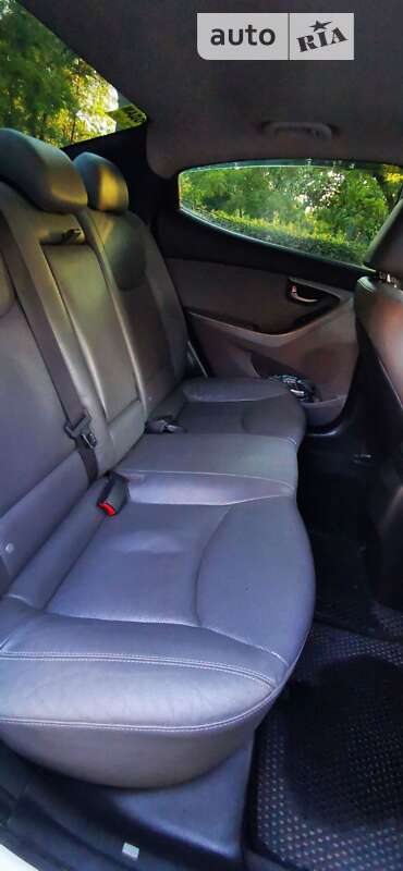 Седан Hyundai Elantra 2014 в Николаеве