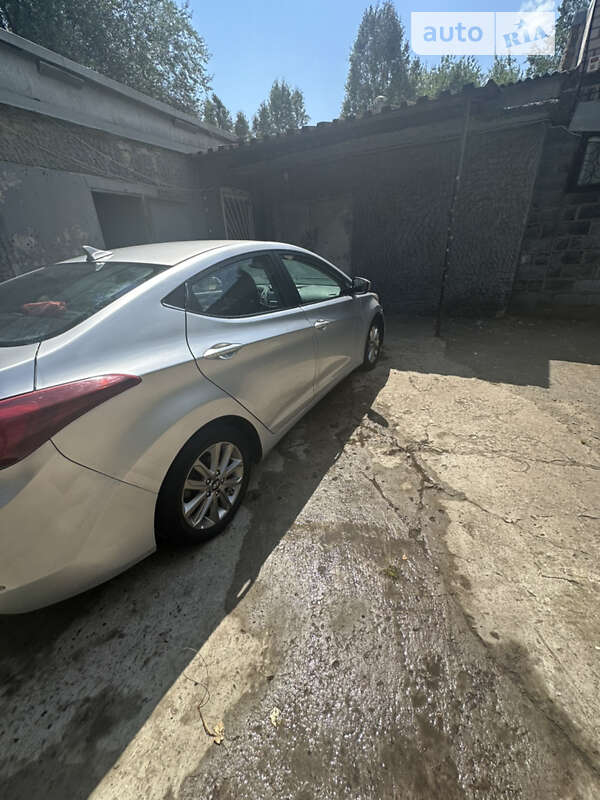 Седан Hyundai Elantra 2014 в Зеленодольской