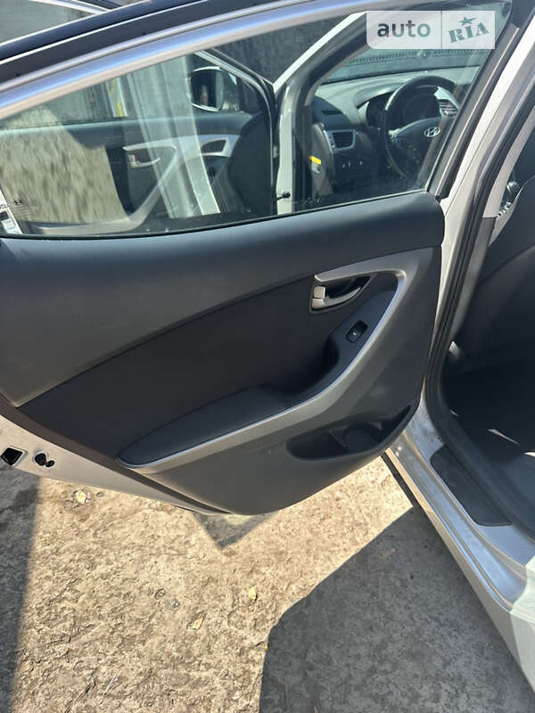 Седан Hyundai Elantra 2014 в Зеленодольской