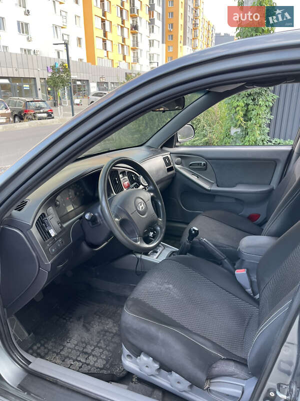 Седан Hyundai Elantra 2010 в Виннице