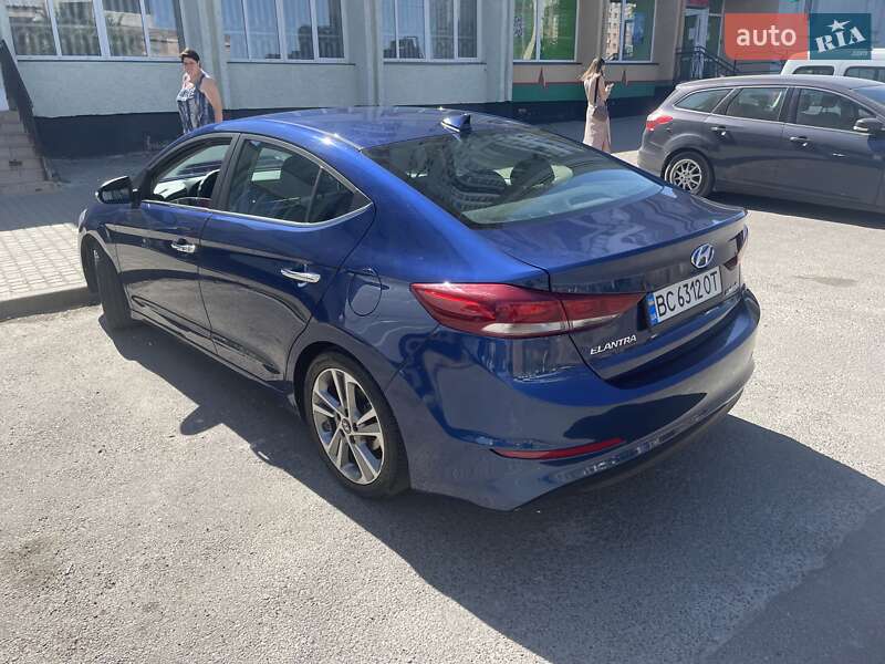 Седан Hyundai Elantra 2016 в Львове