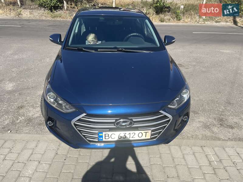 Седан Hyundai Elantra 2016 в Львове
